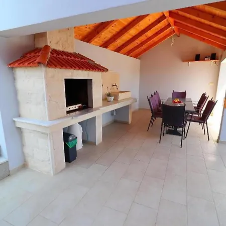 Cozy Sea View House With Pool *