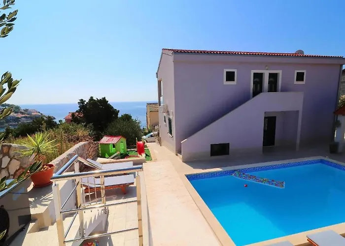 Cozy Sea View House With Pool Dom wakacyjny *