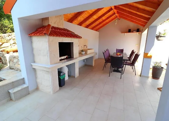 Cozy Sea View House With Pool *