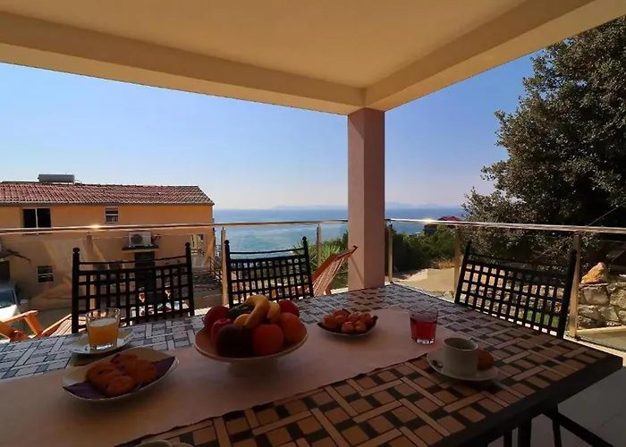 Cozy Sea View House With Pool Zavalatica