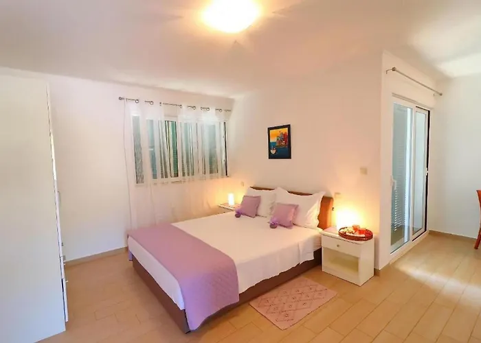 Tatil Evi Cozy Sea View House With Pool Zavalatica