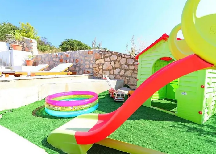 Ferienhaus Cozy Sea View House With Pool Zavalatica